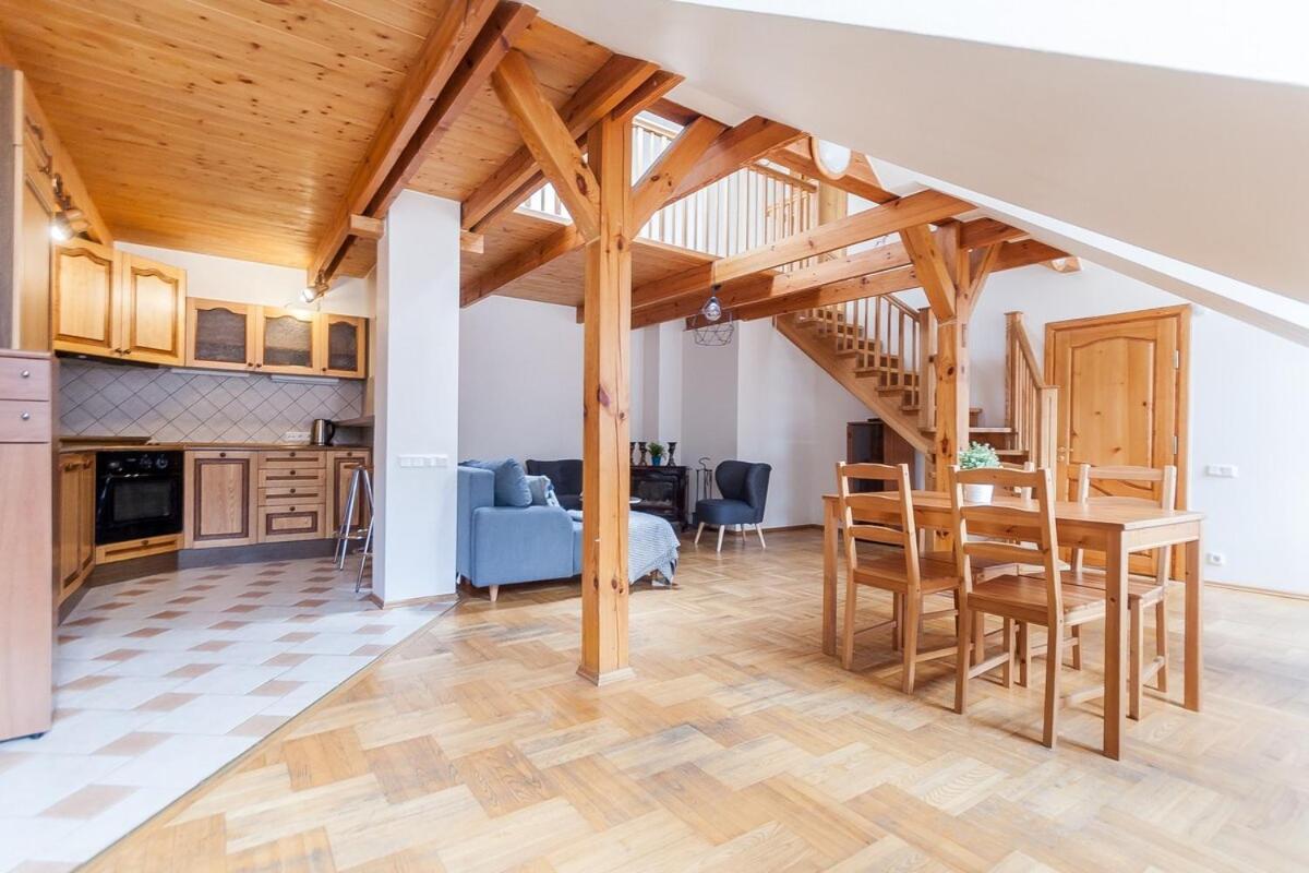 Old Town With 3 Bedrooms By Urban Rent Vilnius