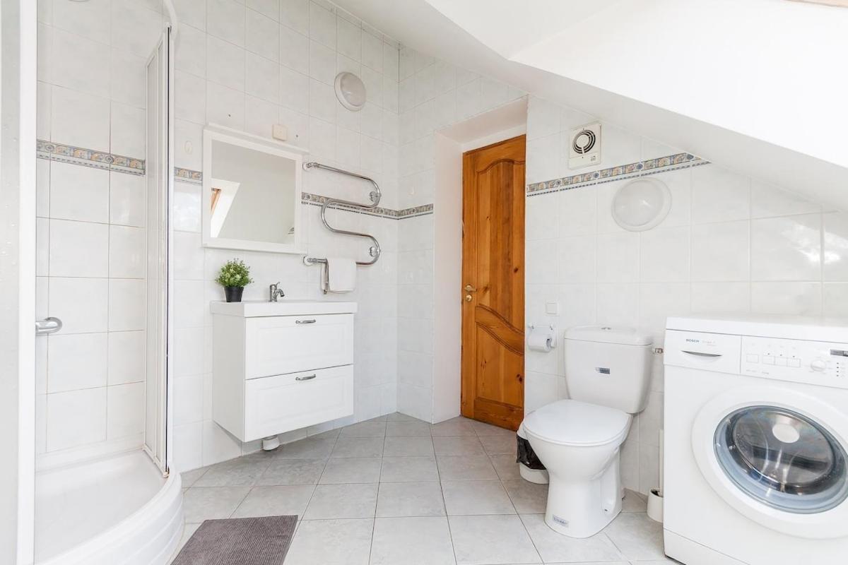 Butas Old Town With 3 Bedrooms By Urban Rent